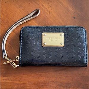 MICHAEL Michael Kors Wristlet Wallet